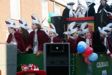2006-Bombakkes-Carnavalsoptocht-in-de-Steendalerstraat-069