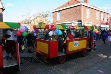 2006-Bombakkes-Carnavalsoptocht-in-de-Steendalerstraat-072