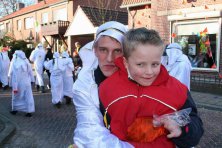 2006-Bombakkes-Carnavalsoptocht-in-de-Steendalerstraat-091