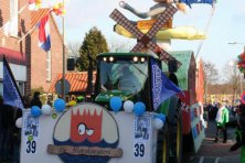 2006-Bombakkes-Carnavalsoptocht-in-de-Steendalerstraat-114