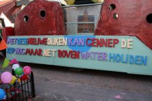 2006-Bombakkes-Carnavalsoptocht-in-de-Steendalerstraat-115