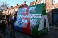 2006-Bombakkes-Carnavalsoptocht-in-de-Steendalerstraat-117