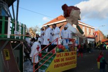 2006-Bombakkes-Carnavalsoptocht-in-de-Steendalerstraat-122