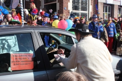 2011-03-06-optocht-017