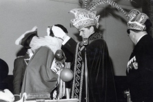 1967-Bombakkes-Prinsenreceptie-Medaille-voor-Jeugdprins-Henk-dn-Derde-01