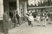 1961-Bombakkes-Prins-Hans-Bezoek-Ex-Prins-Wim-in-Sanatorium-12