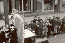1952-Bombakkes-Carnavalsoptocht-04