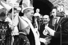 1952-Bombakkes-Ontvangst-Stadhuis-02