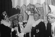 1952-Bombakkes-Prinsenbal-Prins-Jan1-Proclamatie-