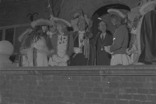 1974-Bombakkes-Ontvangst-Stadhuis-Prins-Jo-1-Sleuteloverdracht-02a