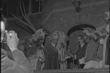 1974-Bombakkes-Ontvangst-Stadhuis-Prins-Jo1-Sleuteloverdracht-05a