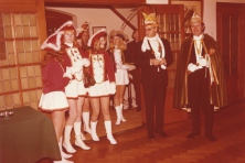 1974-Bombakkes-Ontvangst-Stadhuis-Prins-Jo1-Sleuteloverdracht-07