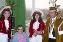 1981-Bombakkes-Ziekenbezoek-11