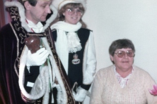 1985-Bombakkes-Ziekenbezoek-01