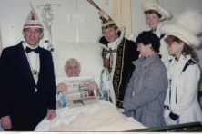 1986-Bombakkes-Ziekenbezoek-03