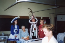 1_1992-Bombakkes-Ziekenbezoek-10