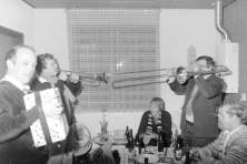 1981-Oefenen-voor-Bombakkeszitting-Holzhacker-04